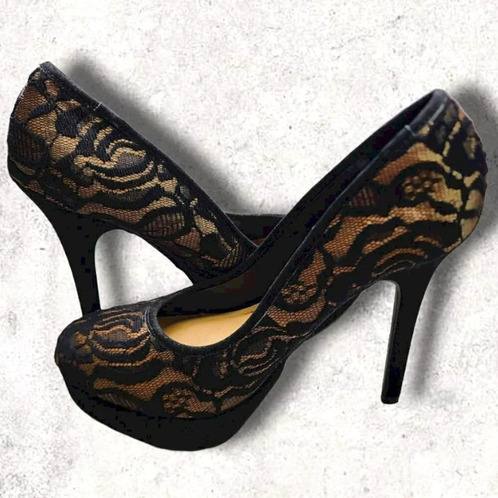 MIX No. 6 Black Lace with Gold underneath Size 9